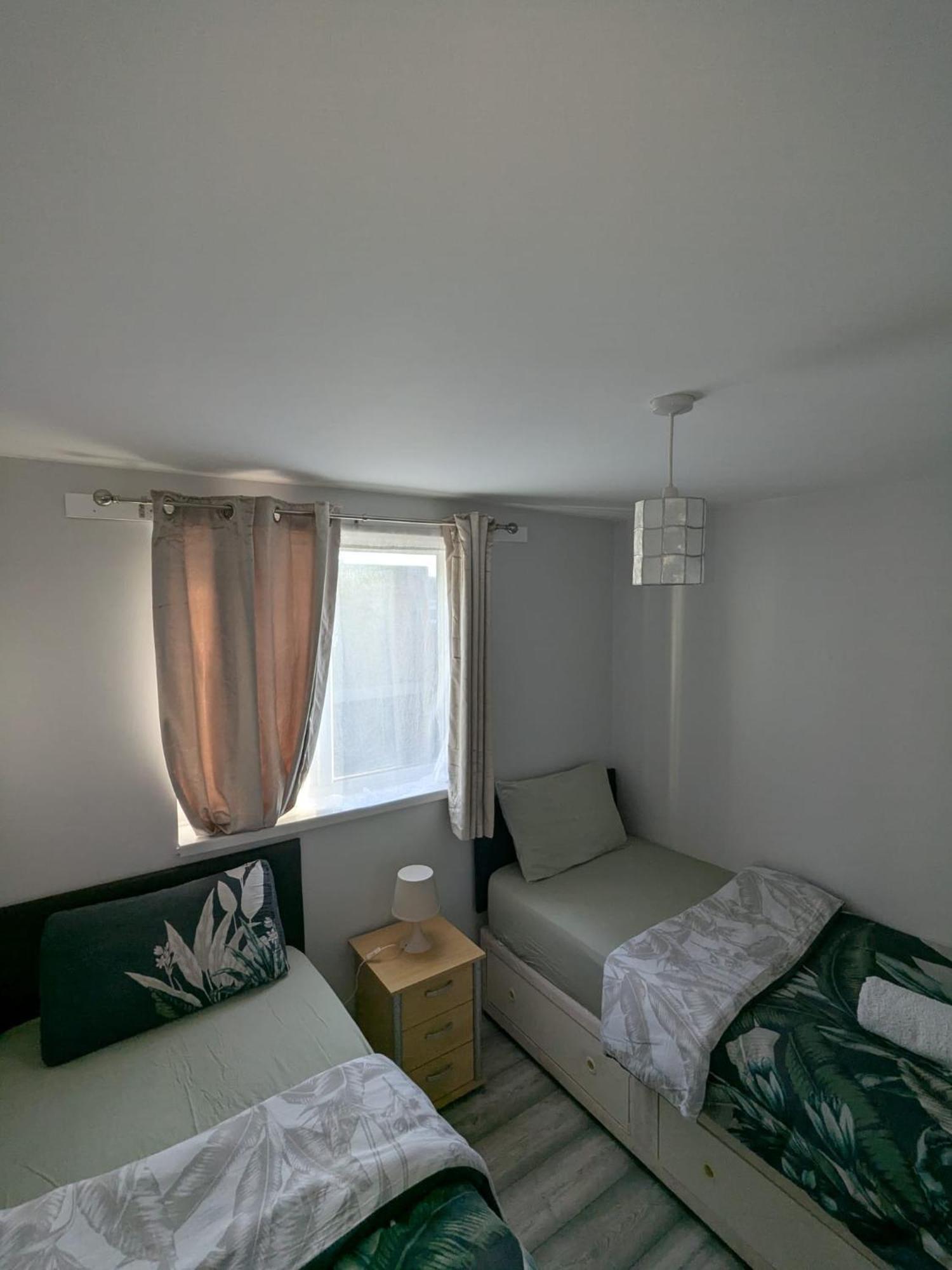A&A Apartment Basildon Nevendon Εξωτερικό φωτογραφία