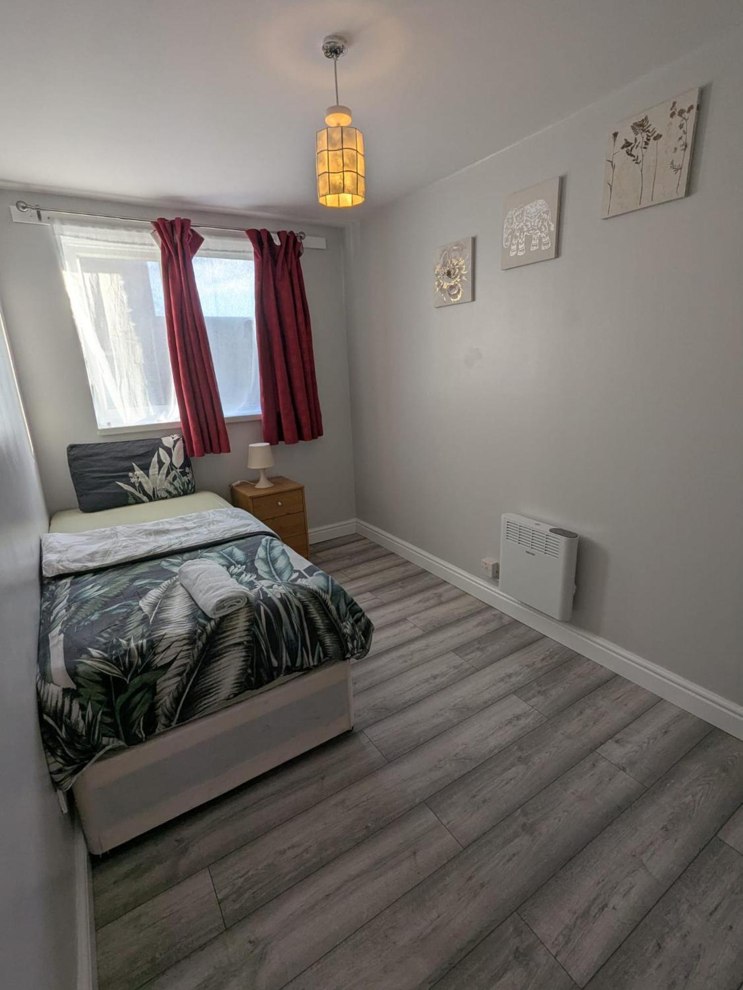 A&A Apartment Basildon Nevendon Εξωτερικό φωτογραφία