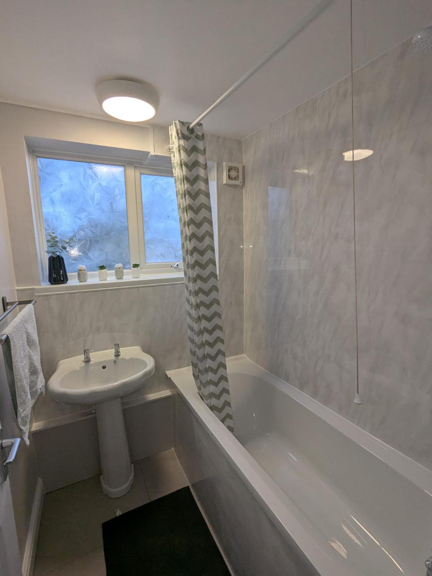 A&A Apartment Basildon Nevendon Εξωτερικό φωτογραφία