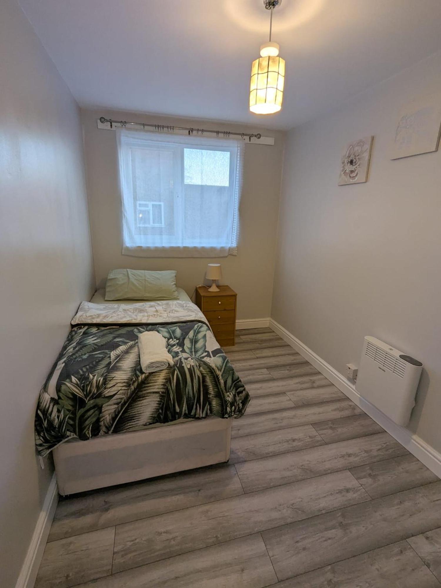 A&A Apartment Basildon Nevendon Εξωτερικό φωτογραφία