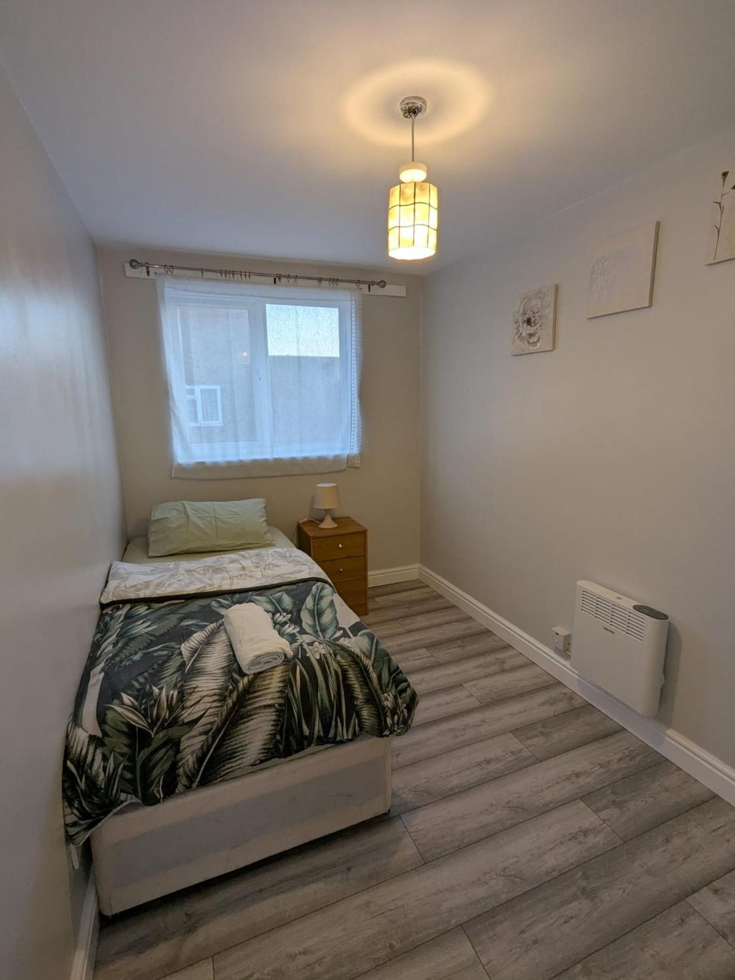 A&A Apartment Basildon Nevendon Εξωτερικό φωτογραφία