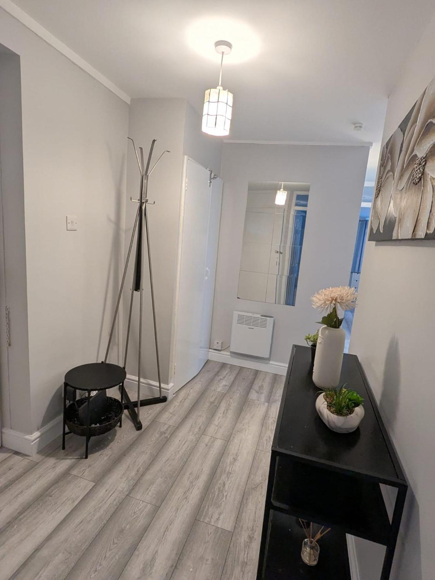 A&A Apartment Basildon Nevendon Εξωτερικό φωτογραφία