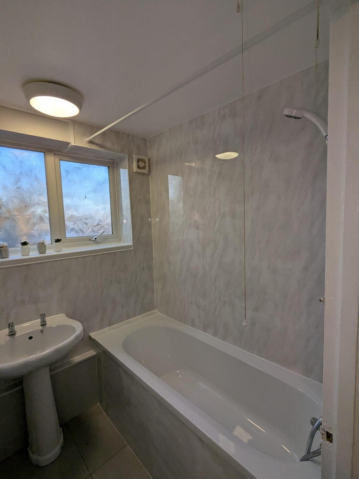 A&A Apartment Basildon Nevendon Εξωτερικό φωτογραφία