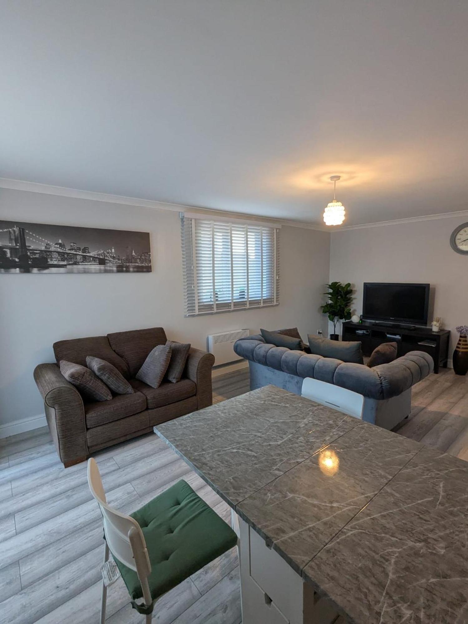 A&A Apartment Basildon Nevendon Εξωτερικό φωτογραφία