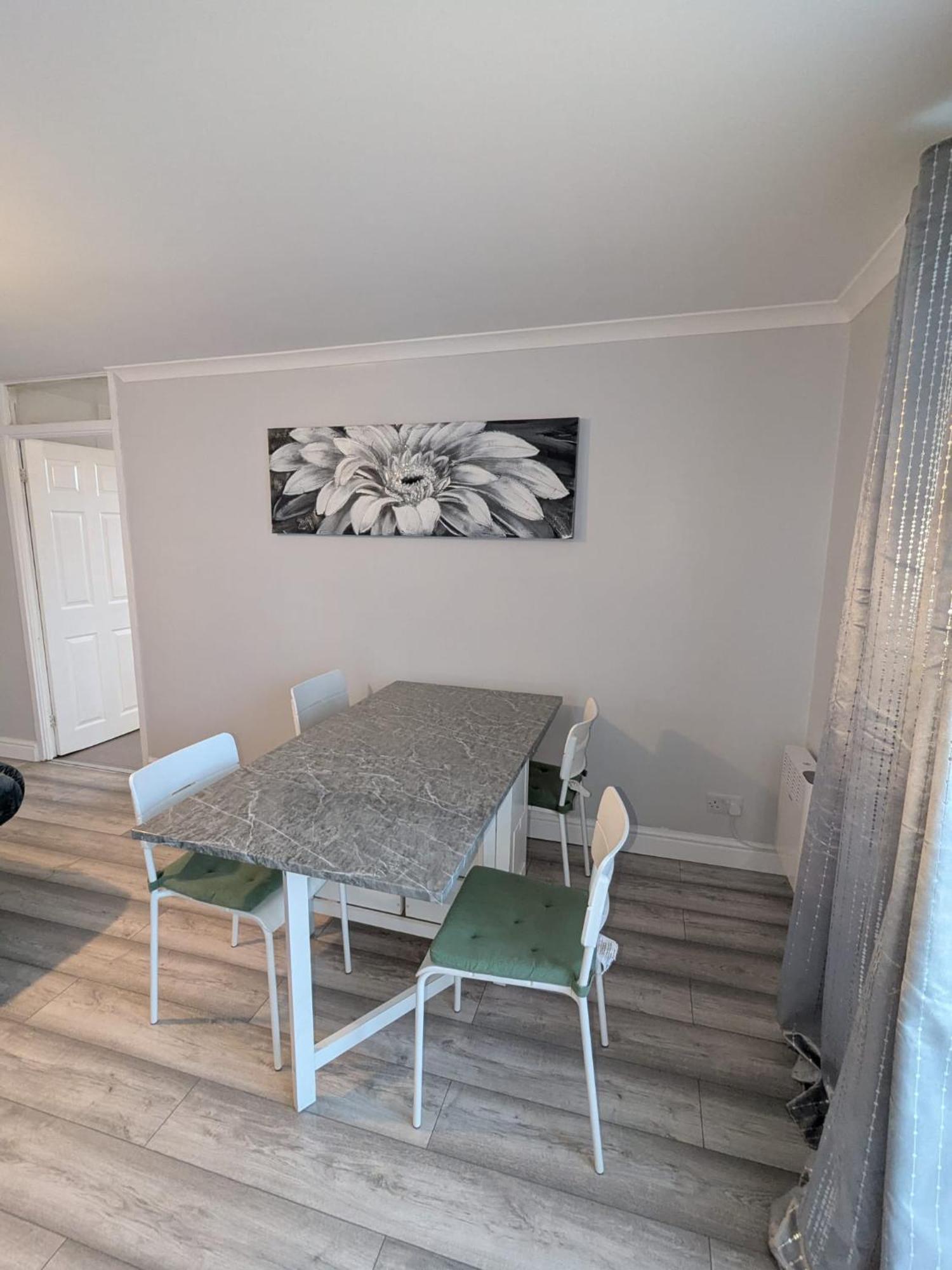 A&A Apartment Basildon Nevendon Εξωτερικό φωτογραφία